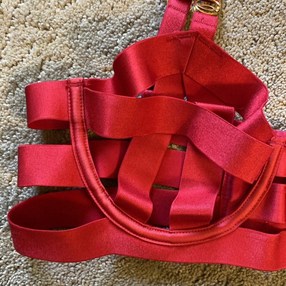 VICTORIA'S SECRET VERY SEXY LUXE UNLINED STRAPPY RED CAGE BANDED BRA 34B - Picture 4 of 15